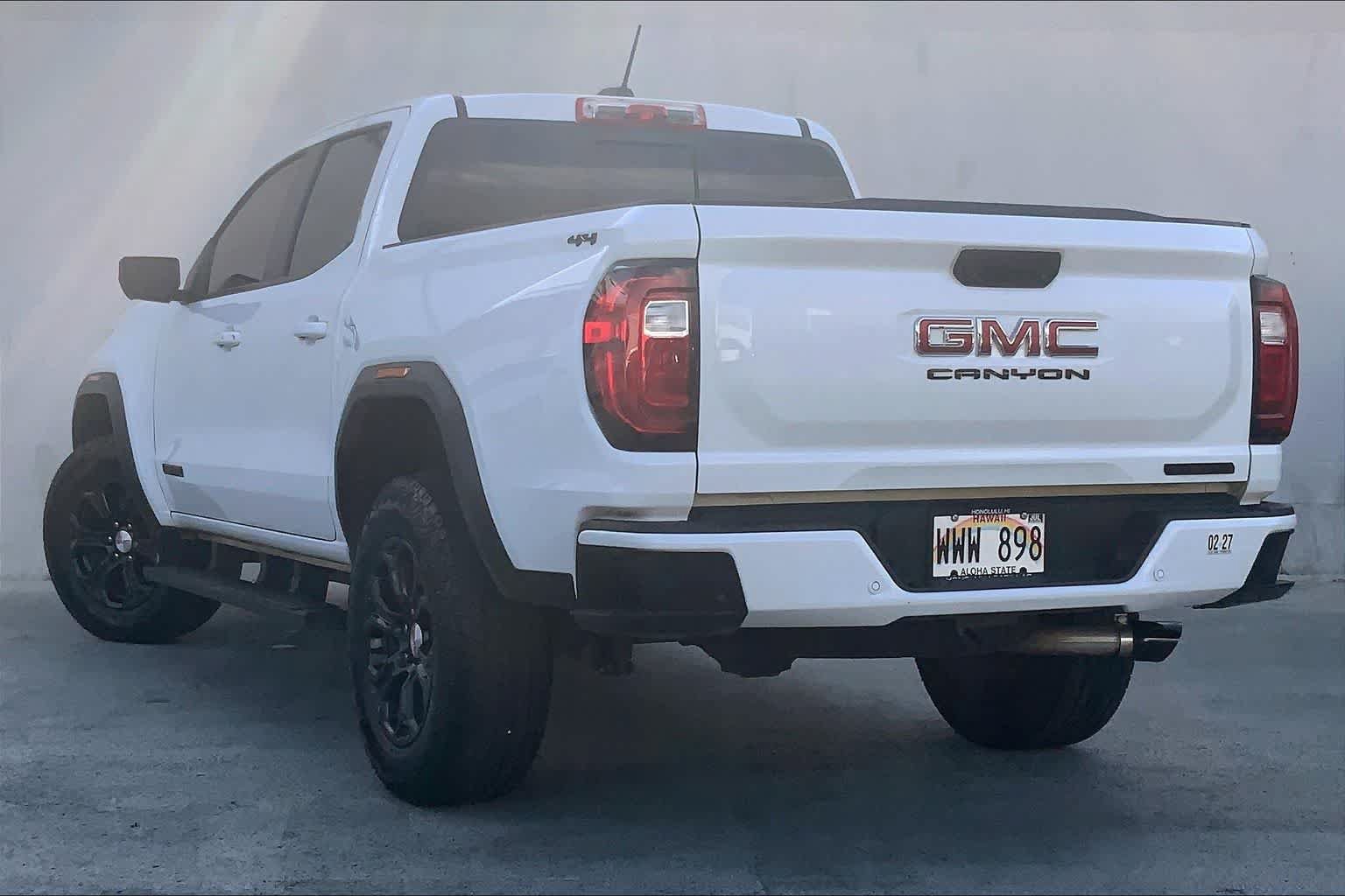 Used 2023 GMC Canyon Elevation w/ Elevation Premium Package AWD/4WD image 4