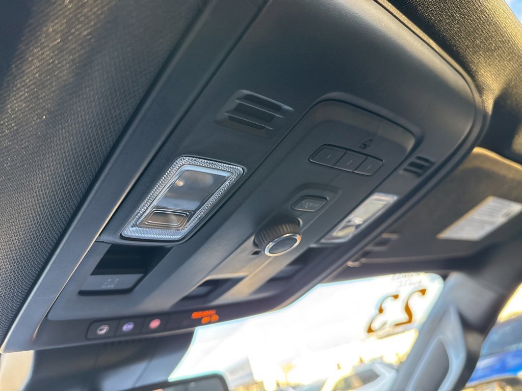 Used 2023 GMC Yukon SLT image 14