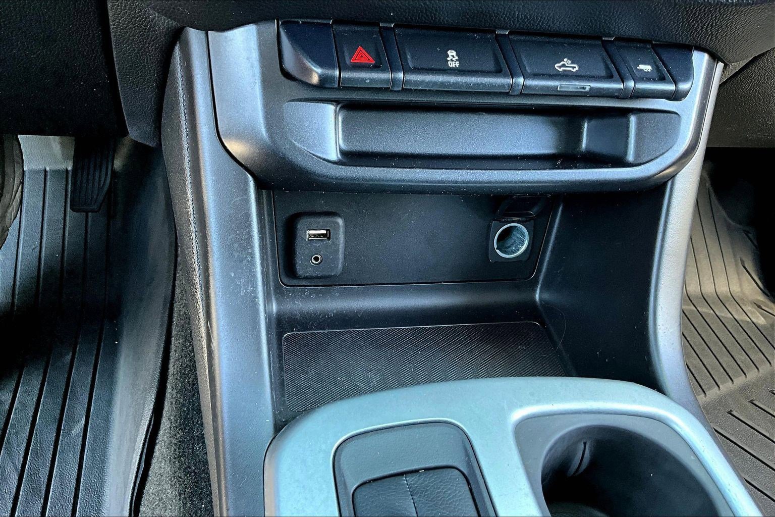 Used 2016 Chevrolet Colorado LT w/ LT Convenience Package RWD image 16