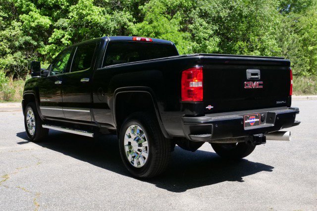 Used 2017 GMC Sierra 2500 Denali w/ Duramax Plus Package image 18