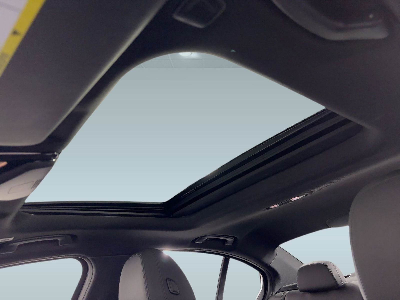 Used 2021 BMW 330e xDrive w/ M Sport Package image 12