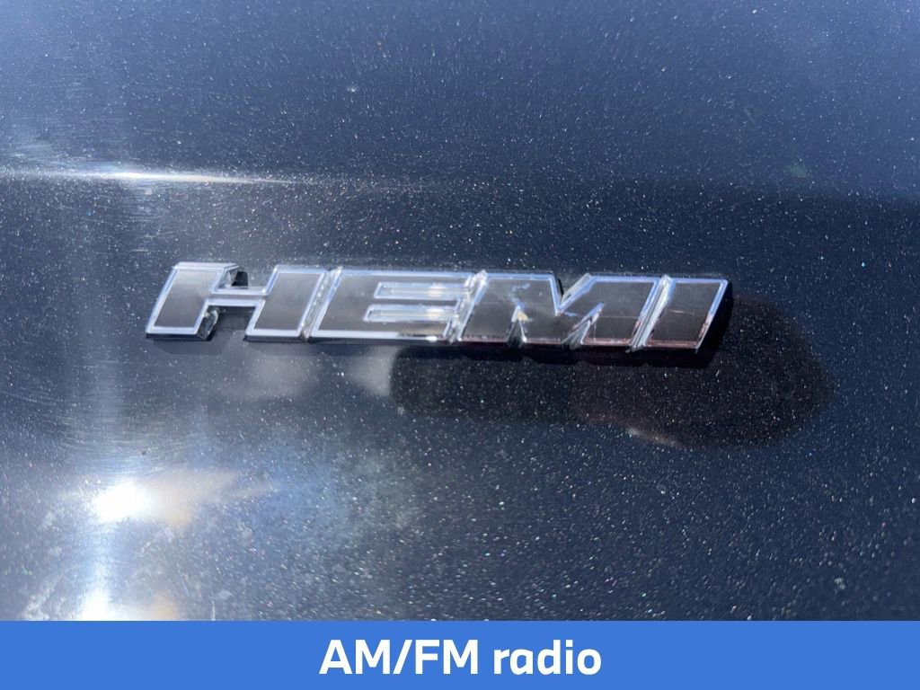 Used 2015 Dodge Challenger R/T RWD image 6