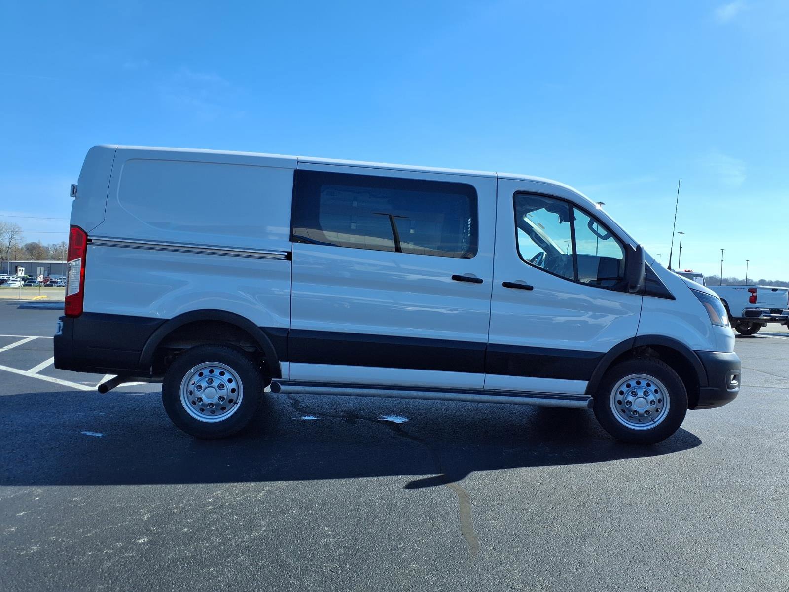 Used 2024 Ford Transit 250 Low Roof AWD w/ Exterior Upgrade Package image 28