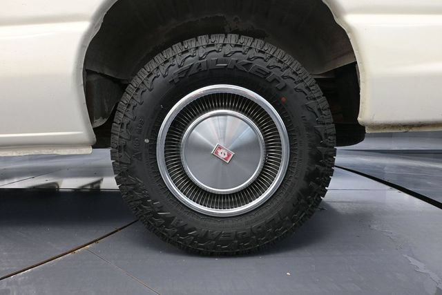 Used 1995 Ford E-150 and Econoline 150 Club Wagon RWD image 11