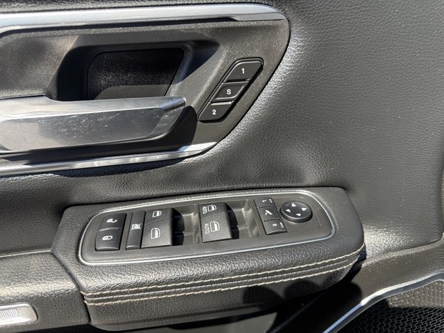 Used 2019 RAM 1500 Laramie AWD/4WD image 25