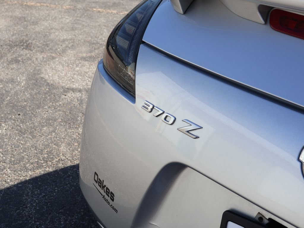 Used 2010 Nissan 370Z Touring image 7
