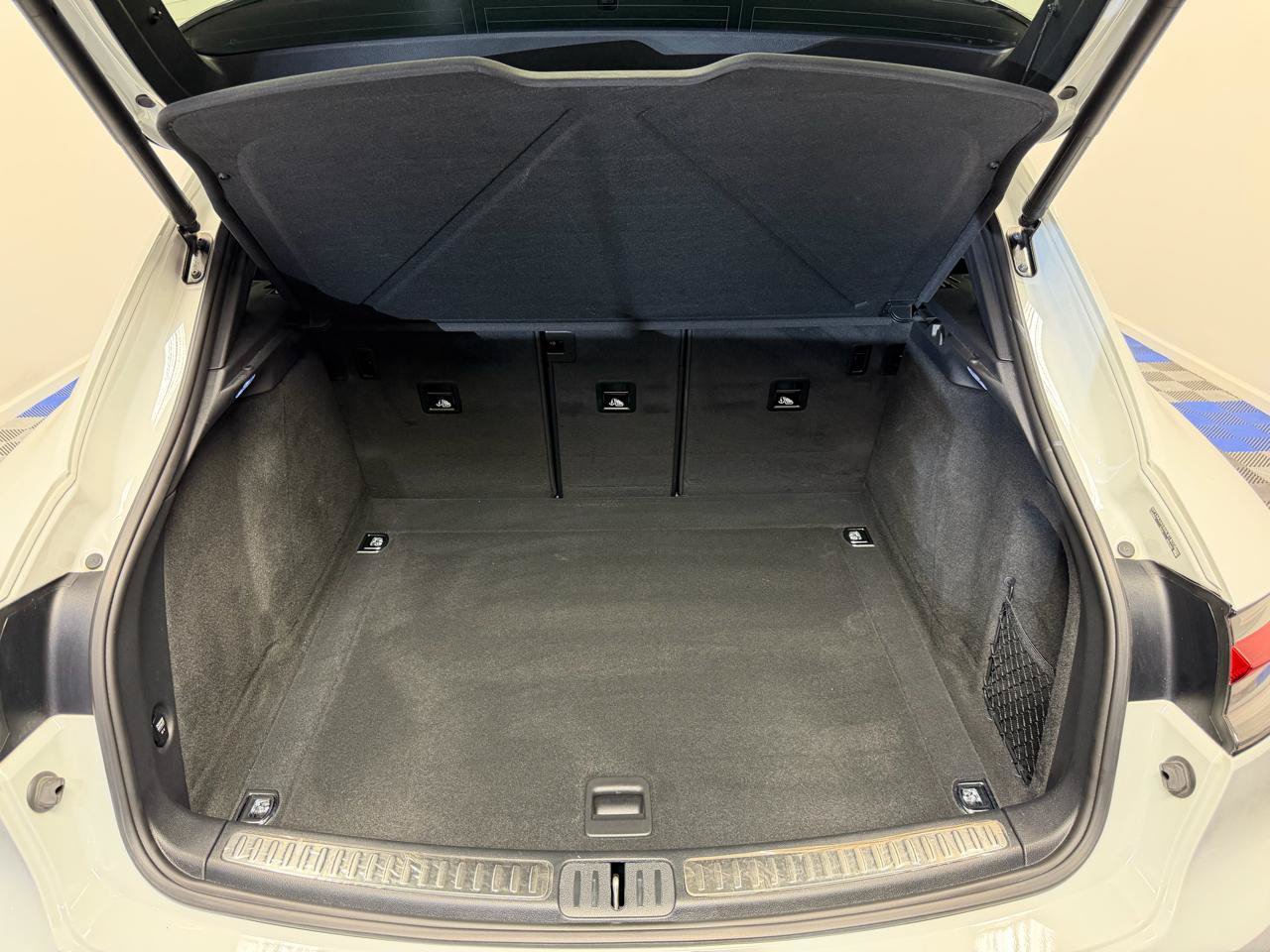 Used 2021 Porsche Macan AWD/4WD image 31
