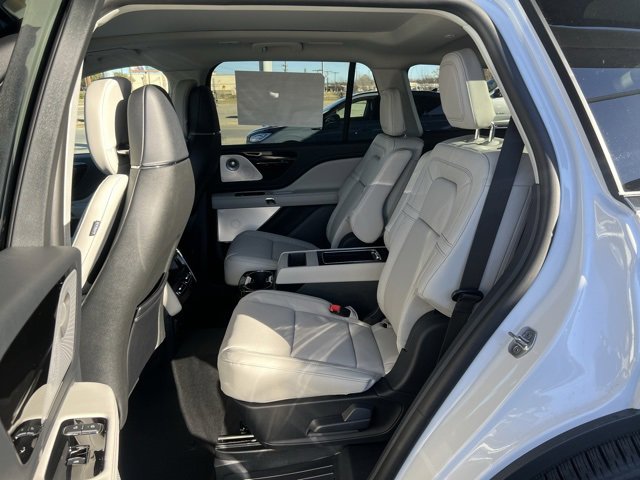 New 2026 Lincoln Aviator Reserve w/ Luxury Package image 12