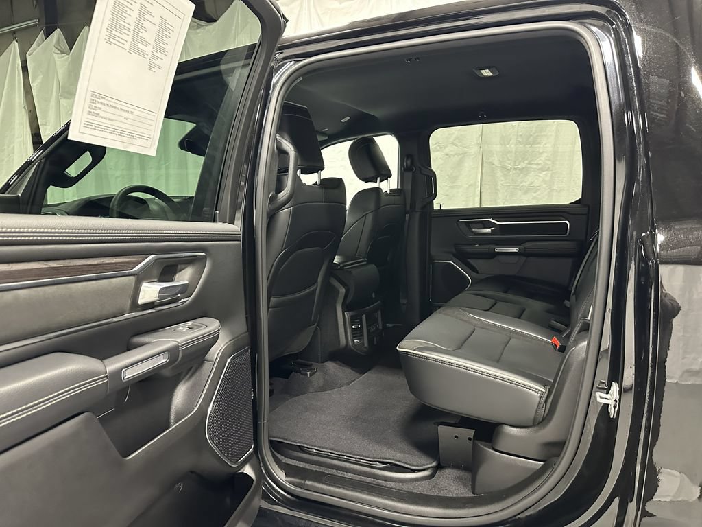Used 2025 RAM 1500 Laramie AWD/4WD image 37