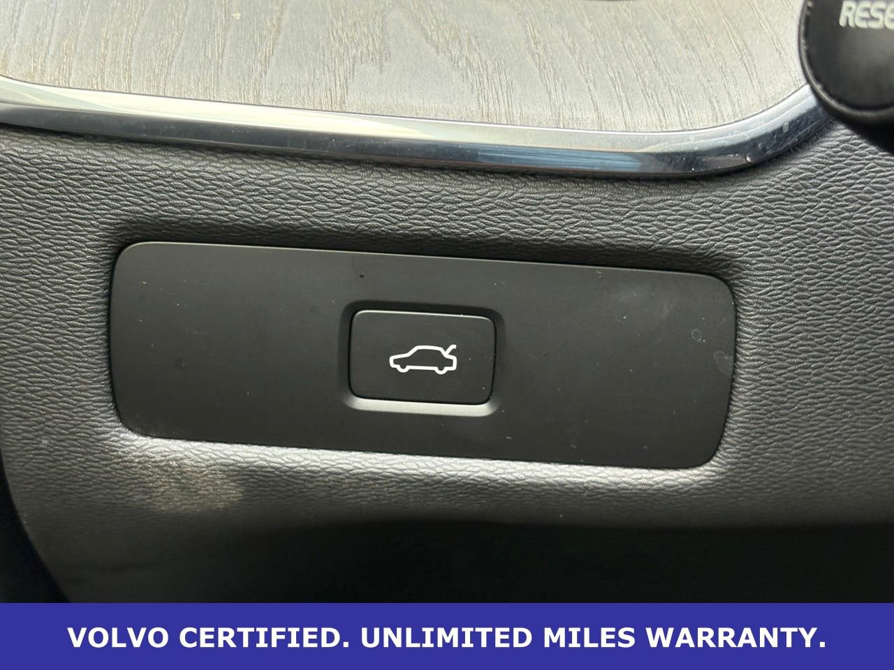 Certified 2025 Volvo XC60 B5 Plus AWD/4WD image 21