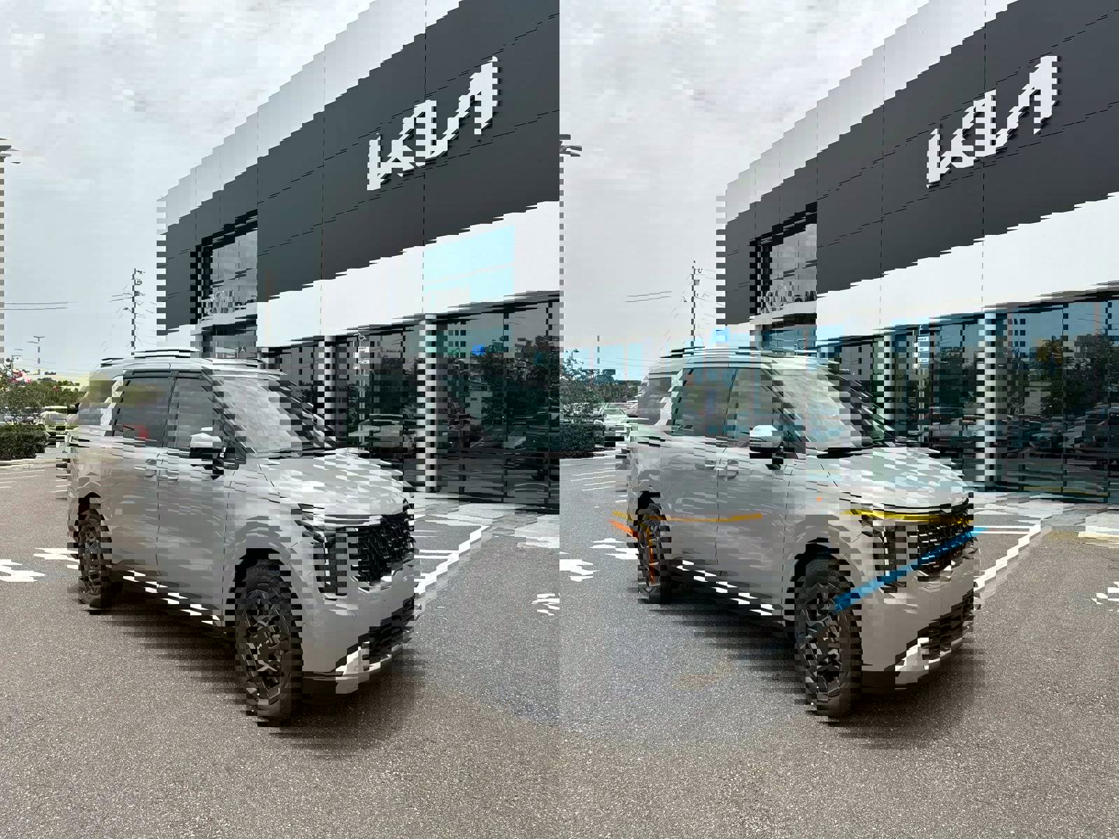 New 2025 Kia Carnival SX