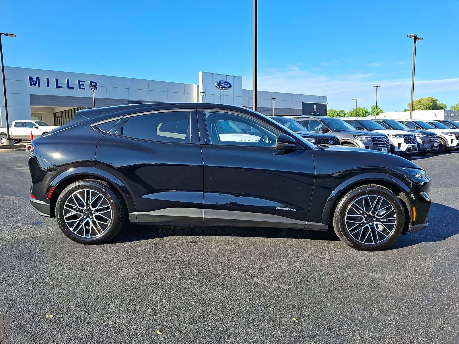 Used 2025 Ford Mustang Mach-E Premium AWD/4WD image 7