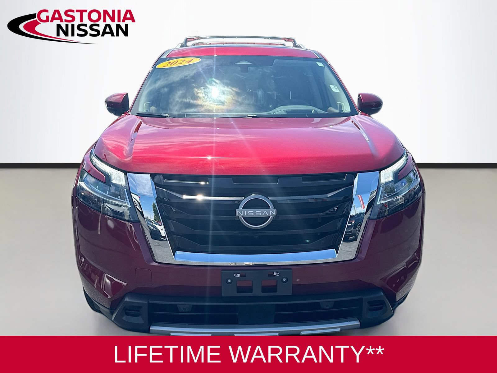 Used 2024 Nissan Pathfinder Platinum w/ Cargo Package FWD video 2