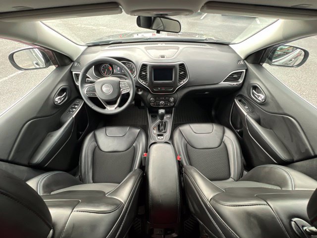 Used 2019 Jeep Cherokee Latitude Plus FWD image 13