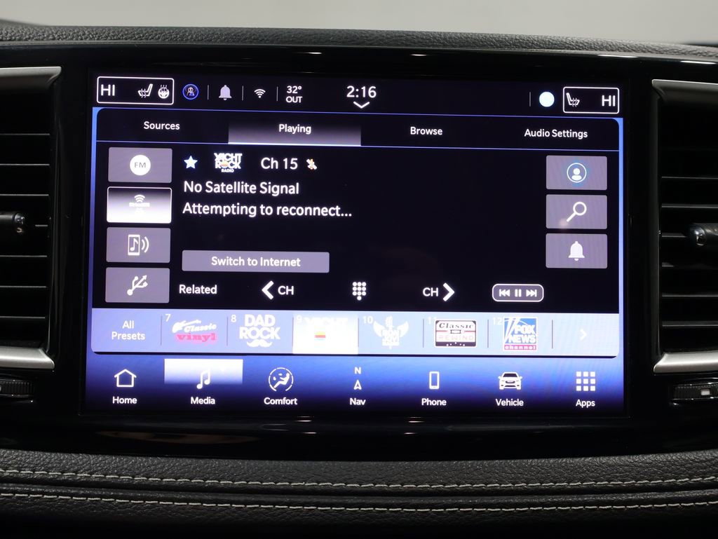 Certified 2024 Chrysler Pacifica Select image 32