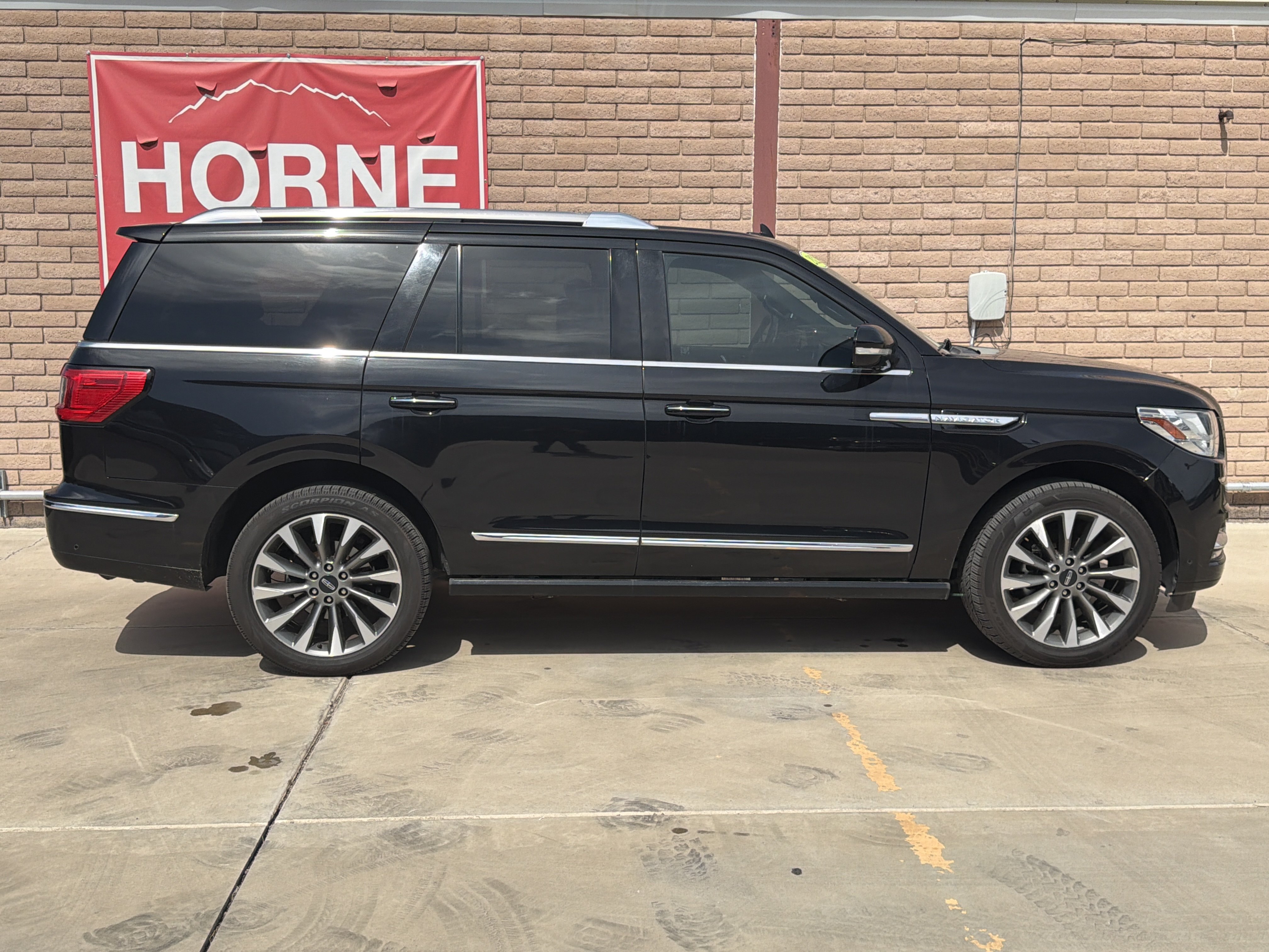 Used 2021 Lincoln Navigator Reserve RWD image 4