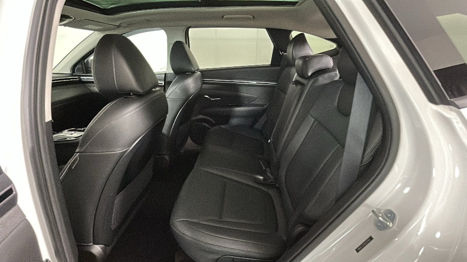 Certified 2024 Hyundai Tucson Limited AWD/4WD image 34