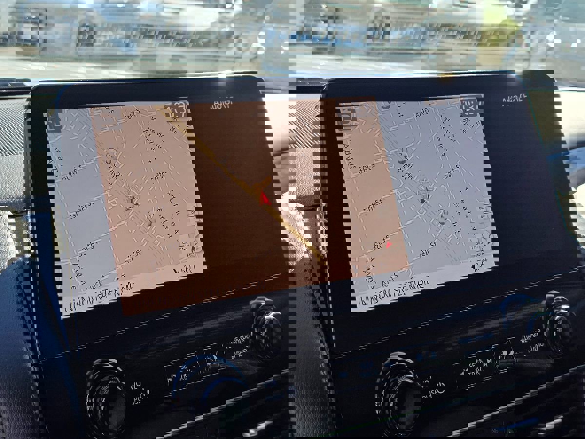 Used 2023 Nissan Armada SV image 29