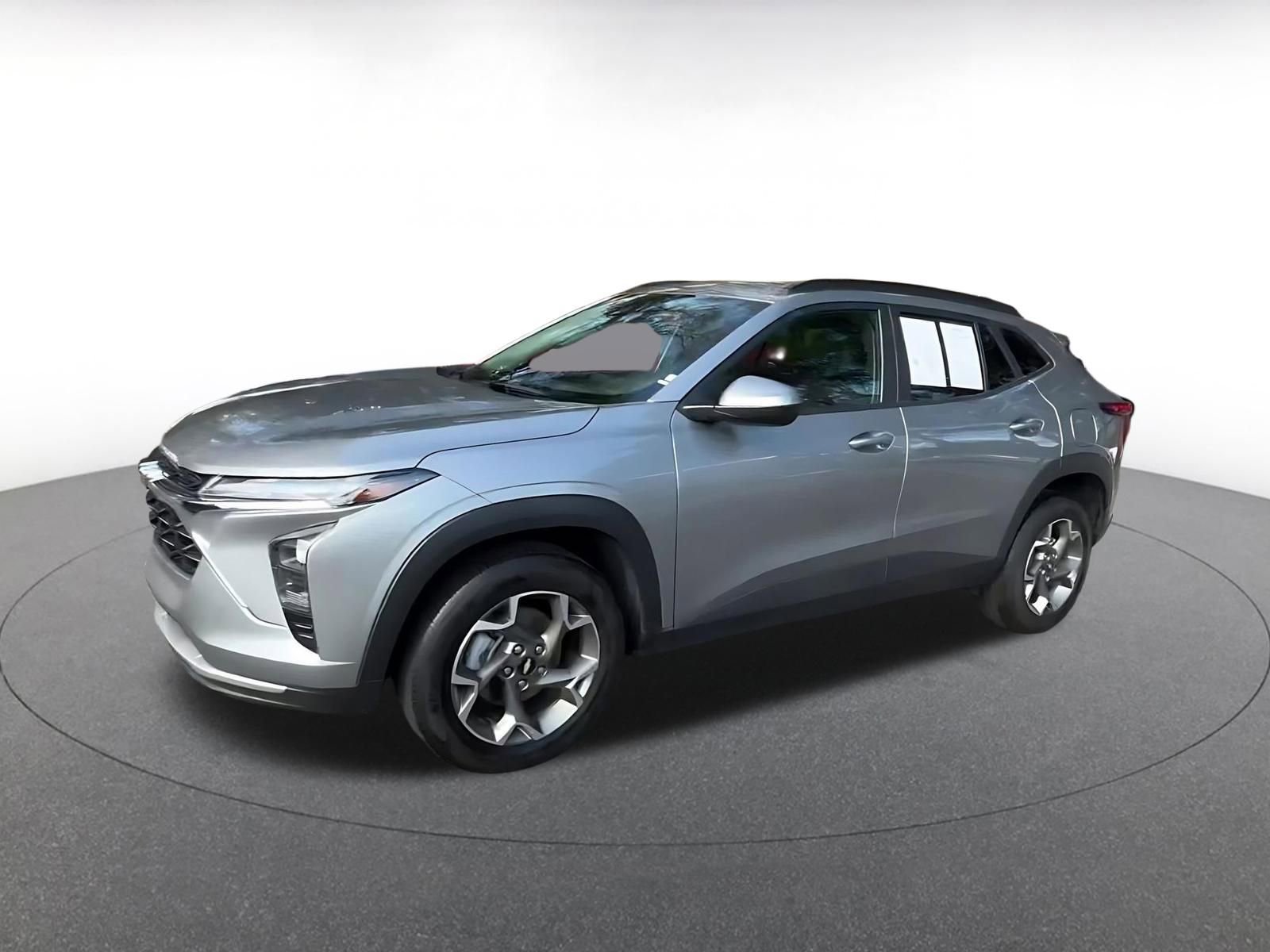 Used 2025 Chevrolet Trax LT image 8