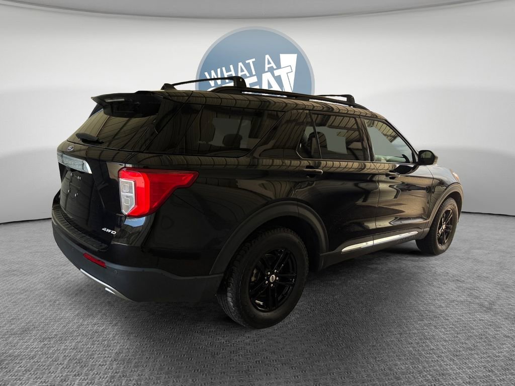 Used 2022 Ford Explorer XLT w/ Equipment Group 202A image 3