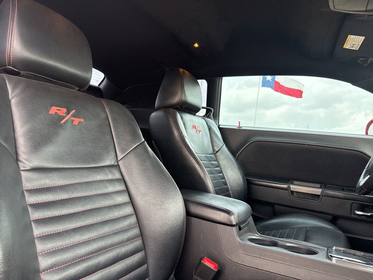 Used 2014 Dodge Challenger R/T RWD image 29