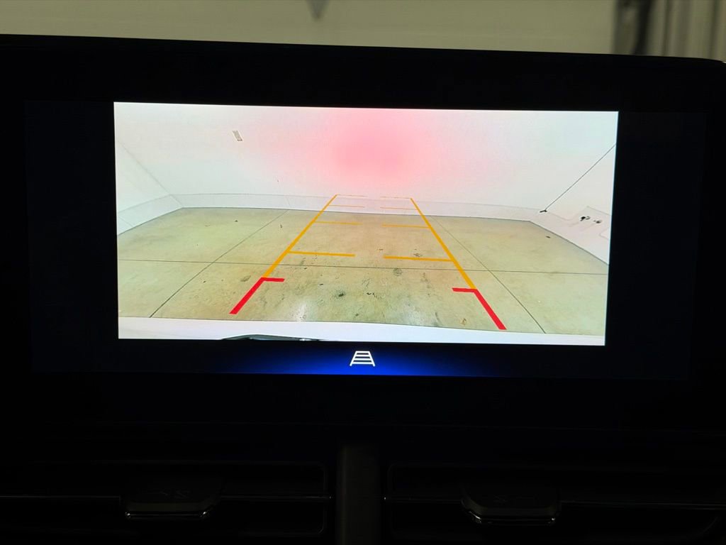 Certified 2025 Chevrolet Trax LT w/ LT Convenience Package image 32