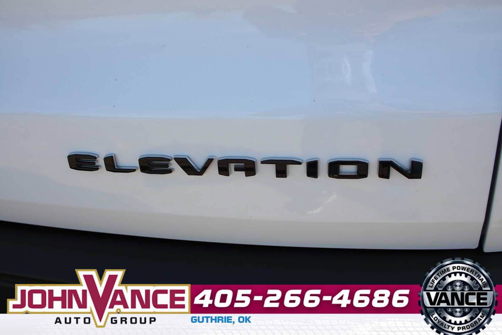 Used 2025 GMC Acadia Elevation image 9