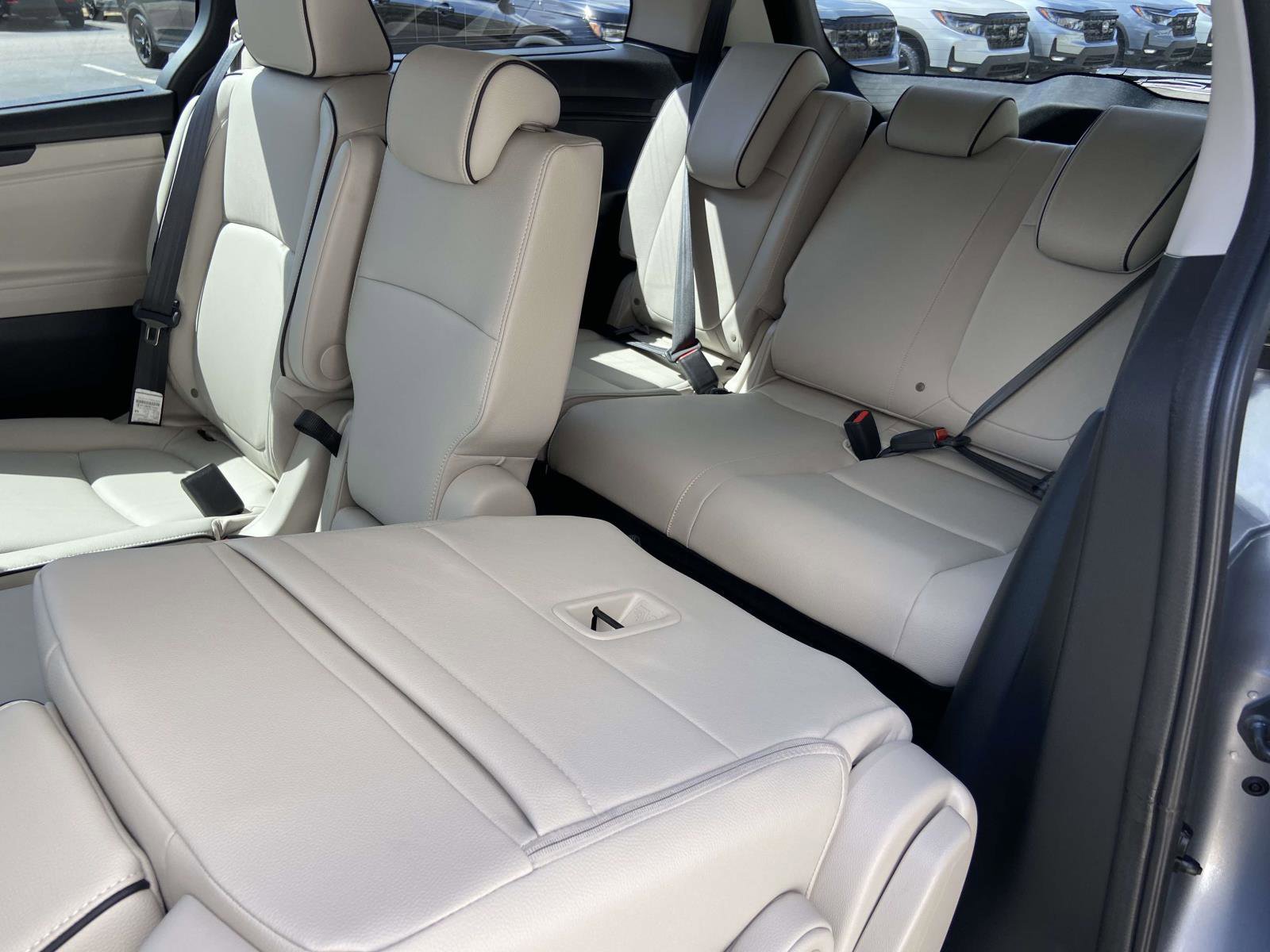 New 2026 Honda Odyssey Touring image 7