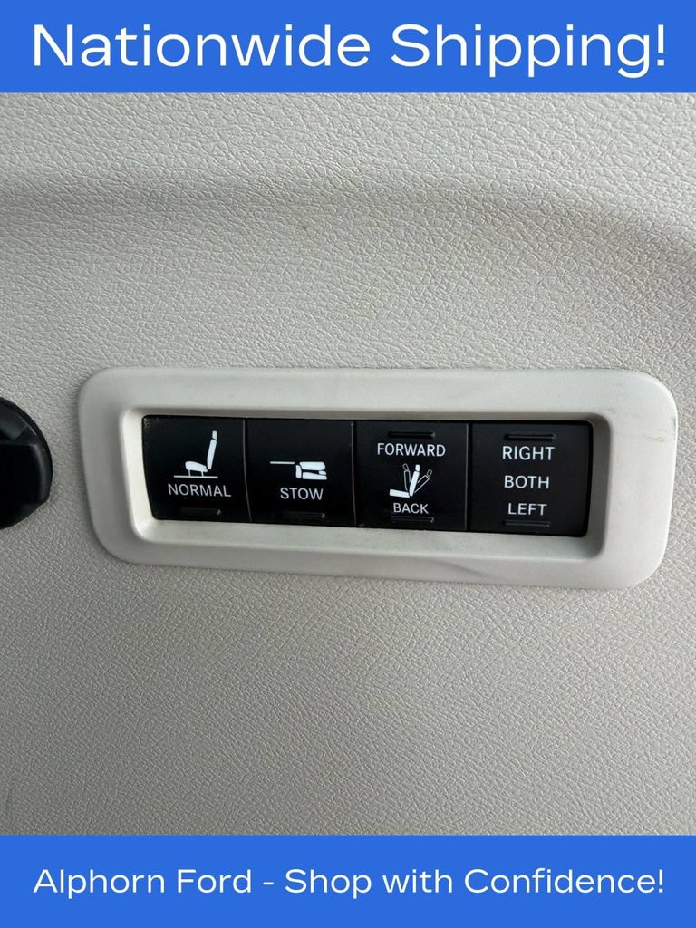 Used 2020 Chrysler Pacifica Limited FWD image 11