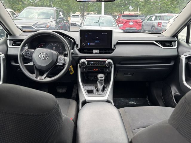 Used 2025 Toyota RAV4 LE AWD/4WD image 32