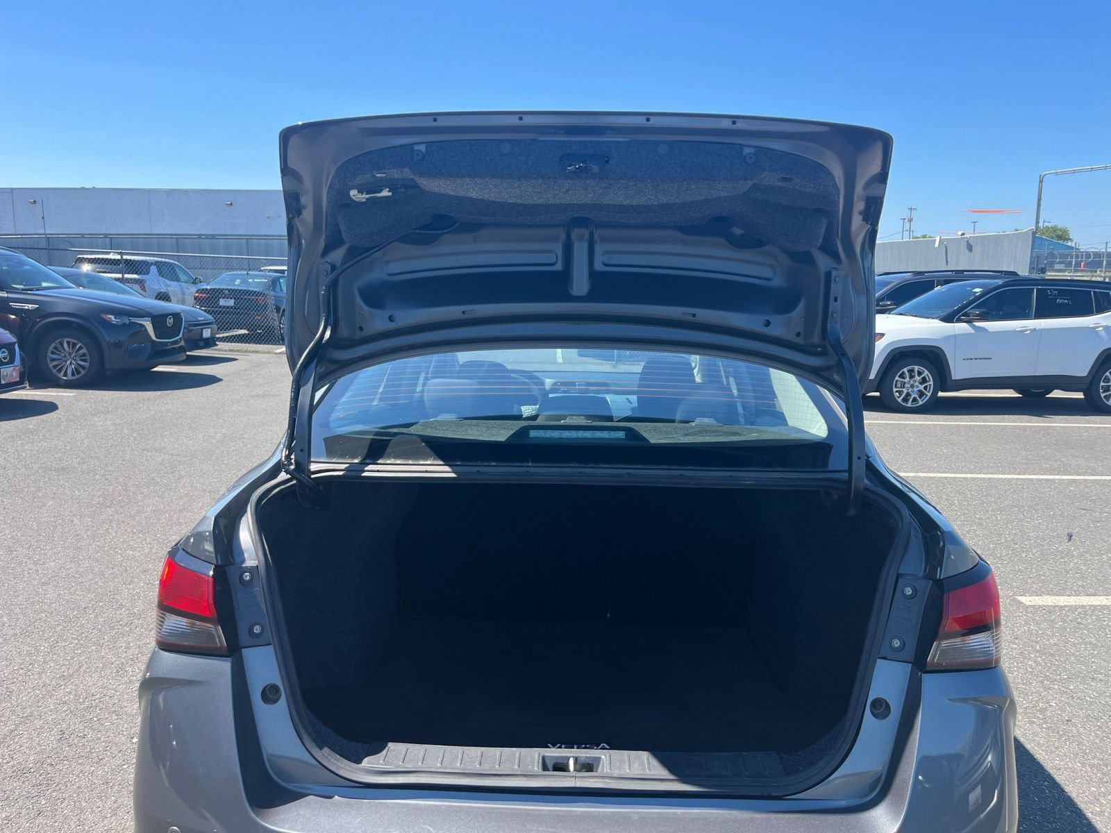 Used 2025 Nissan Versa SV FWD image 30