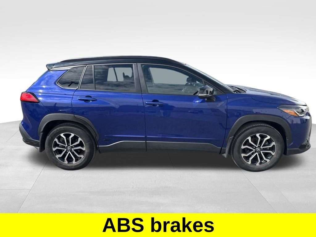 Used 2024 Toyota Corolla Cross SE w/ Moonroof Package image 7