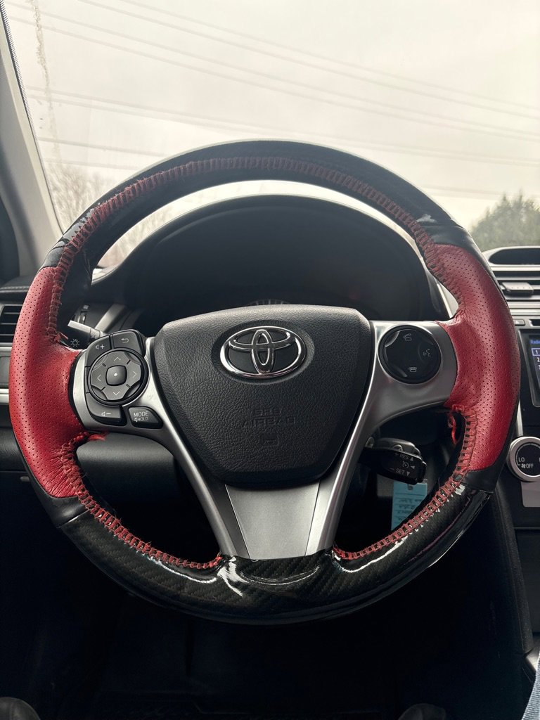 Used 2014 Toyota Camry SE image 16