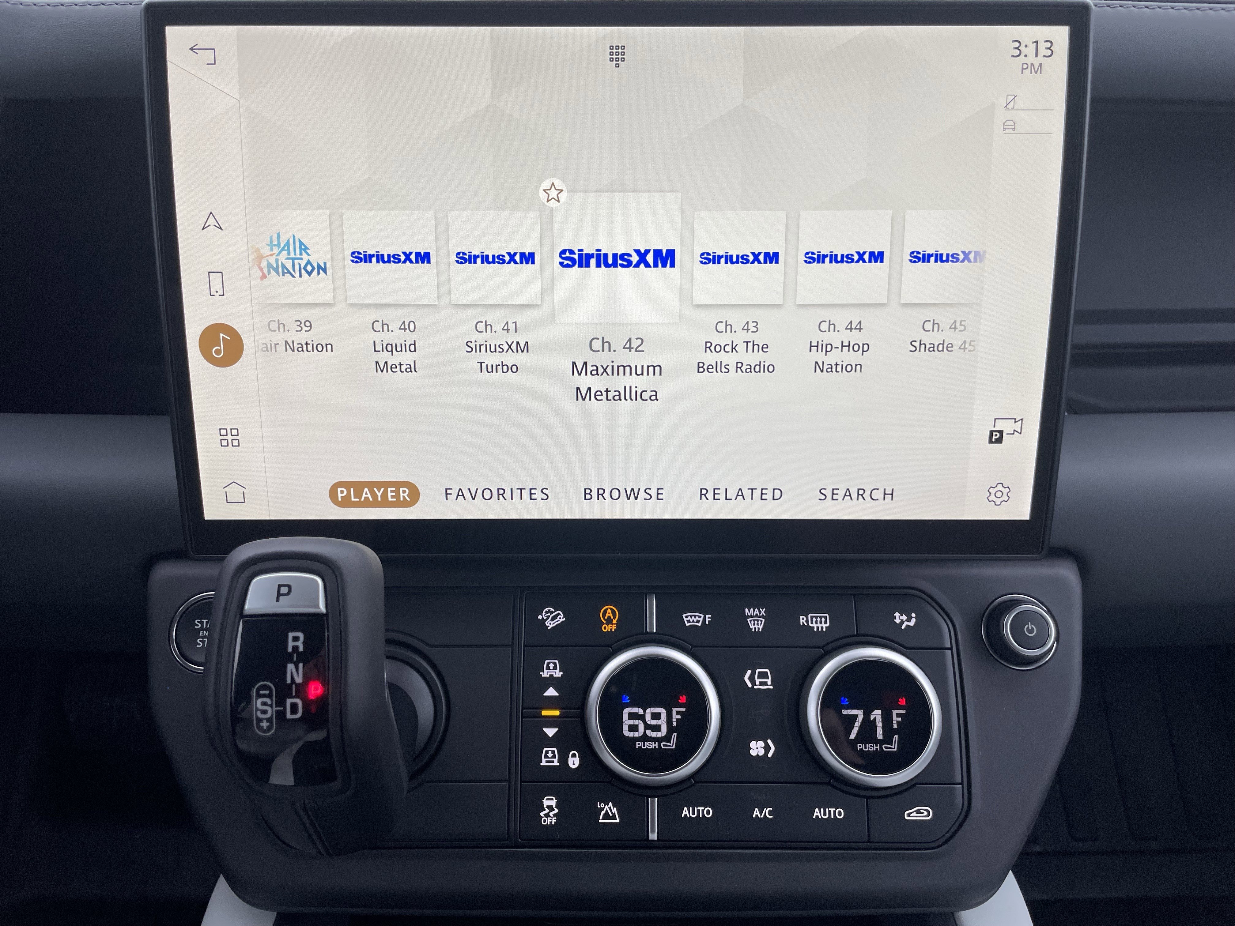 New 2026 Land Rover Defender 110 X-Dynamic SE image 29
