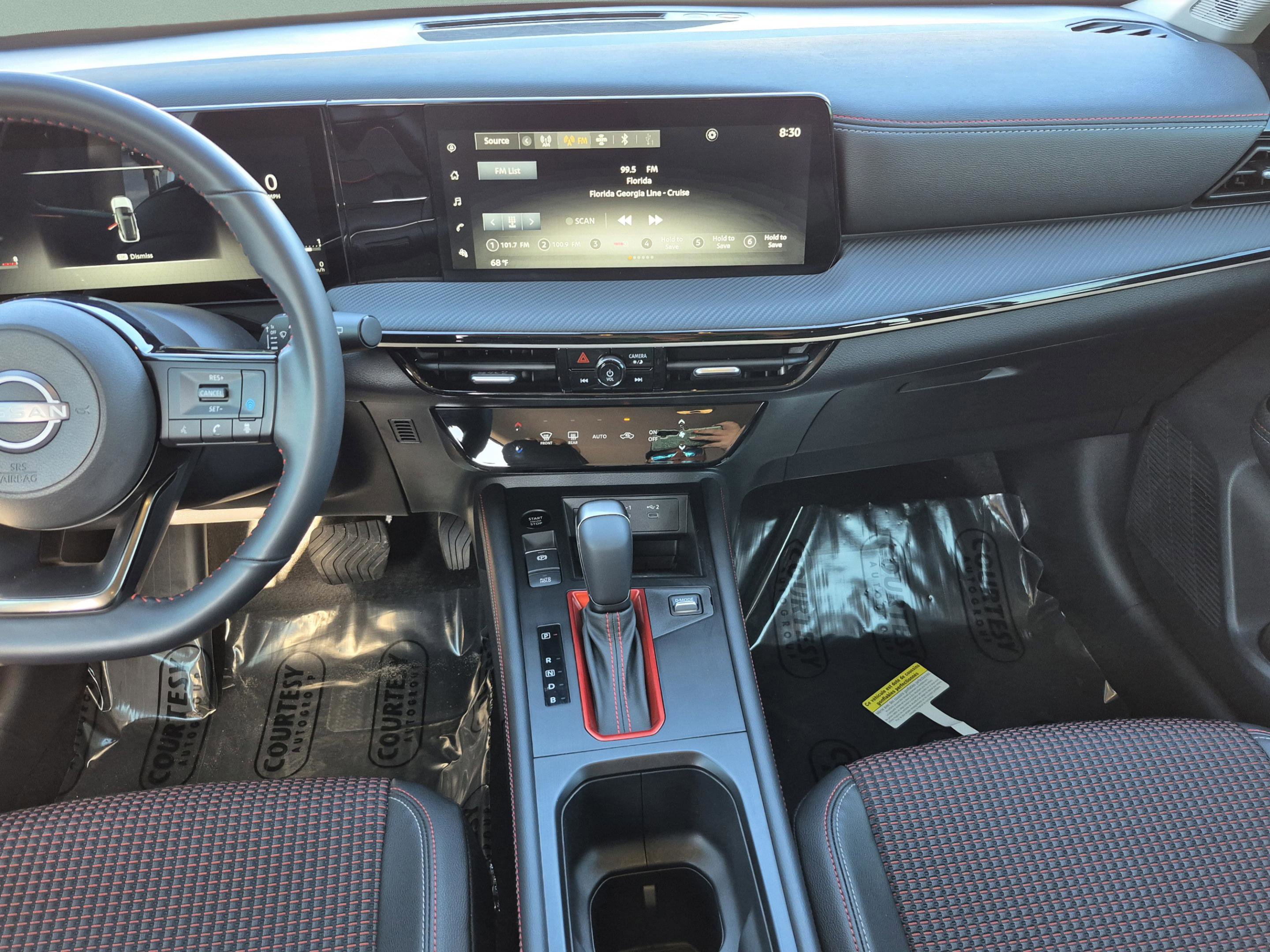 Certified 2025 Nissan Kicks SR FWD image 14