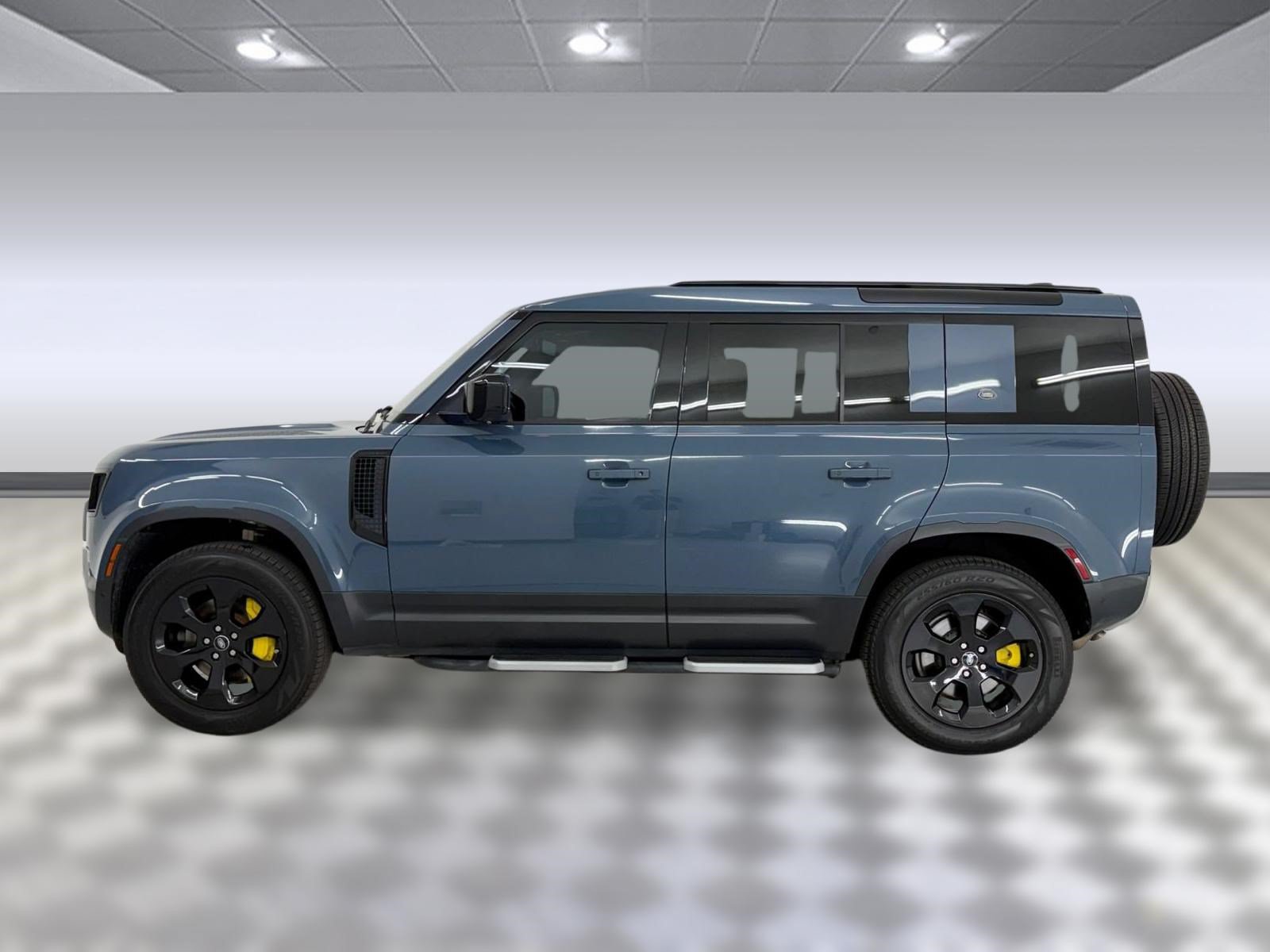 Used 2020 Land Rover Defender 110 SE AWD/4WD image 2