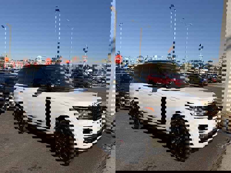 Used 2016 Land Rover Range Rover HSE image 2
