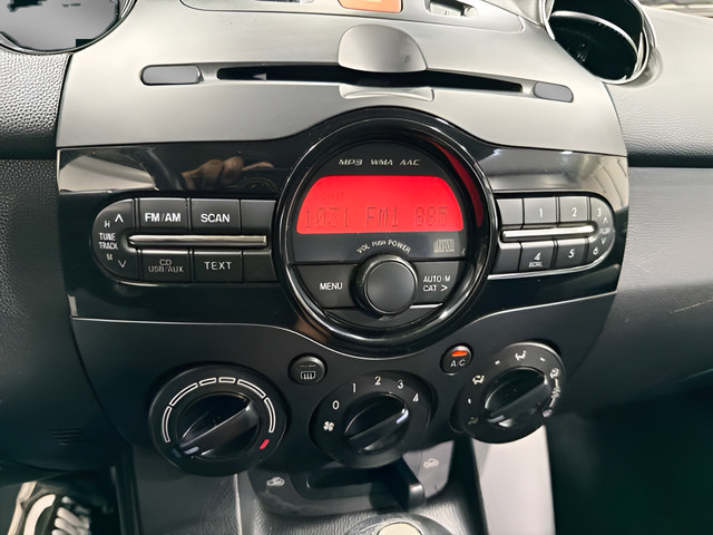 Used 2013 MAZDA MAZDA2 Sport FWD image 17