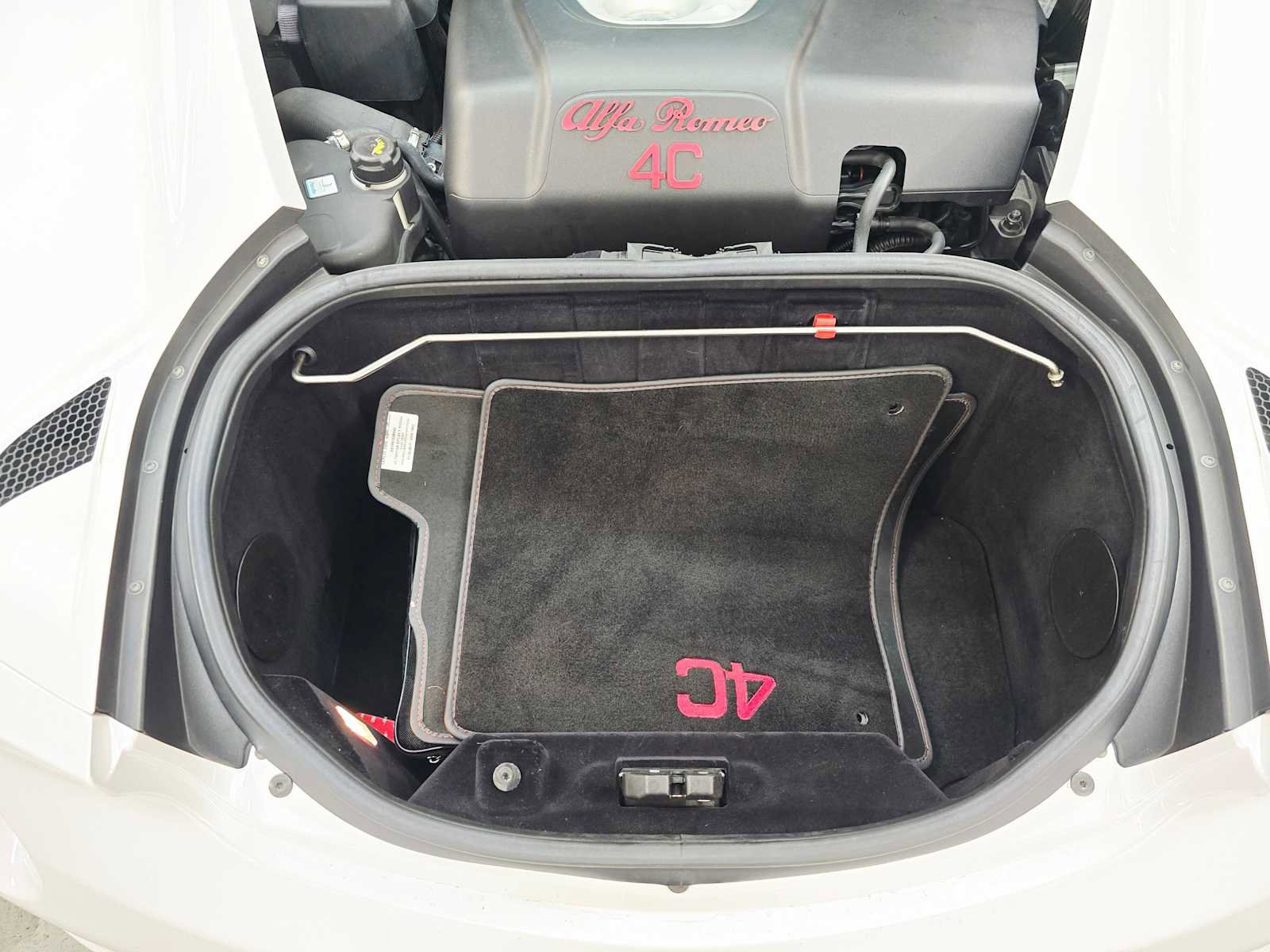 Used 2018 Alfa Romeo 4C Coupe w/ Convenience Group - Coupe image 26