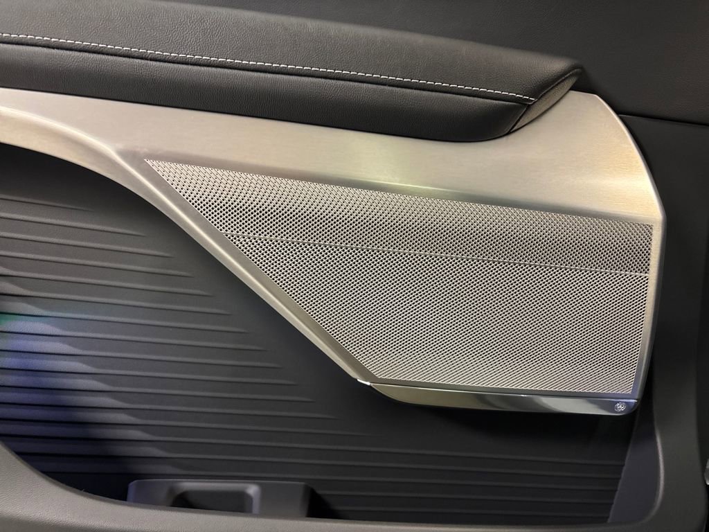 New 2026 Cadillac Vistiq Luxury image 25