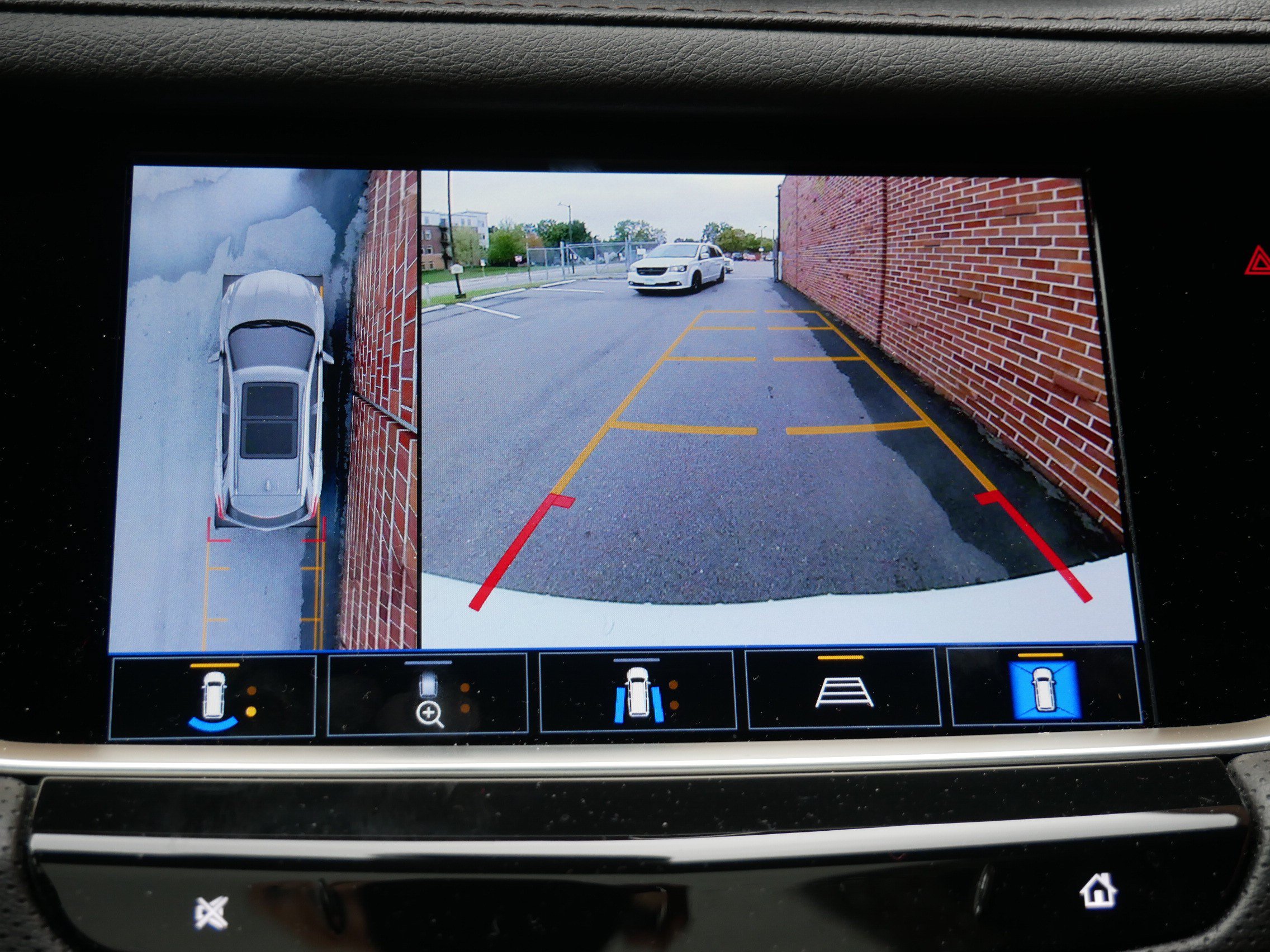 Used 2023 Cadillac XT5 Sportv w/ Technology Package AWD/4WD image 18