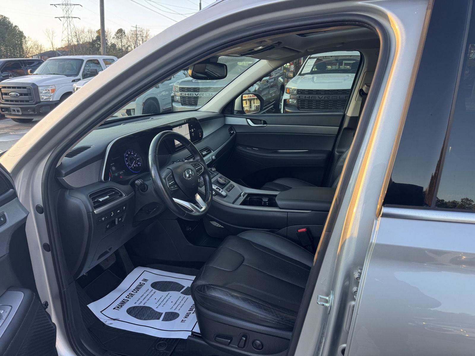 Used 2022 Hyundai Palisade SEL w/ 8P Bench Seat Package image 2