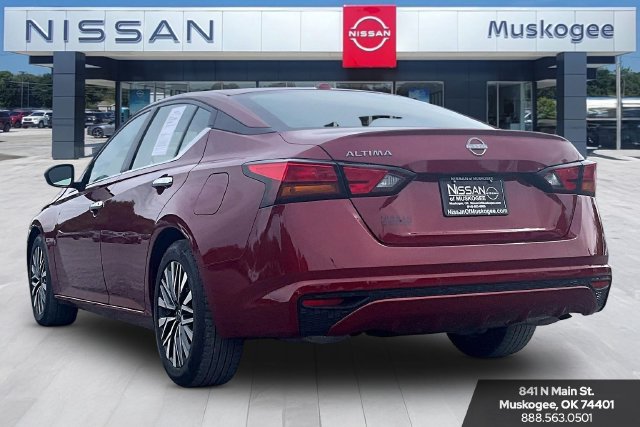Used 2025 Nissan Altima 2.5 SV FWD image 4