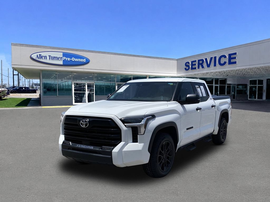 Used 2022 Toyota Tundra SR5 w/ Convenience Package RWD image 4