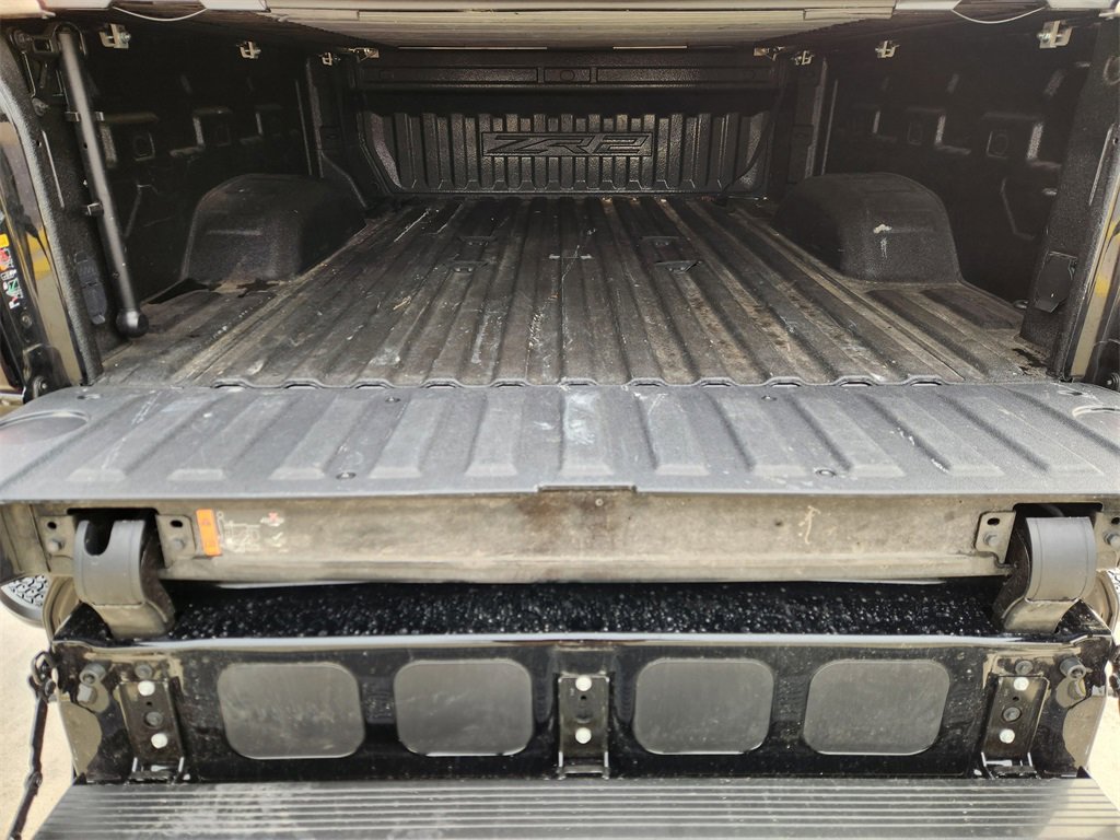 Used 2024 Chevrolet Silverado 2500 ZR2 w/ Technology Package image 33