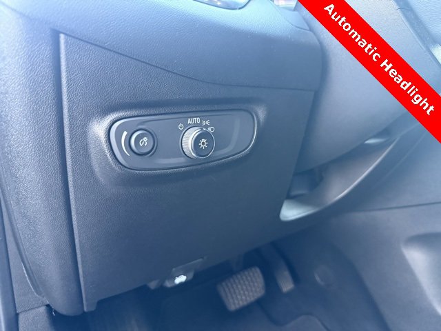 Used 2021 Chevrolet Equinox LT image 32