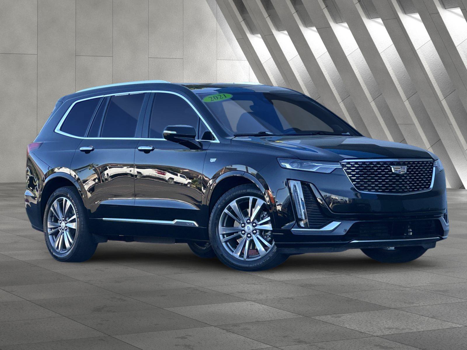 Used 2021 Cadillac XT6 Premium Luxury FWD image 2