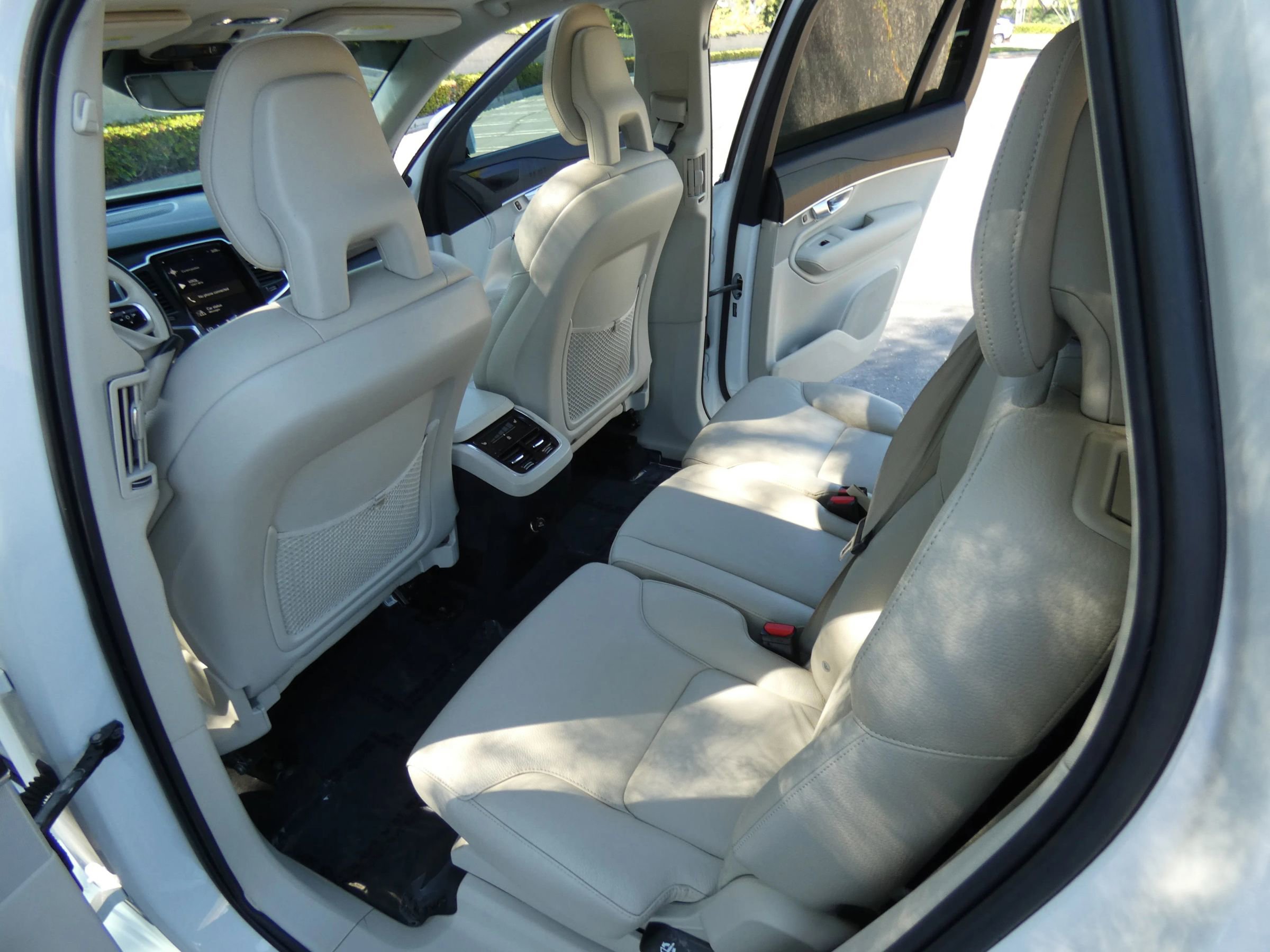 Used 2020 Volvo XC90 T6 Momentum image 47