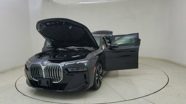 Used 2023 BMW 740i w/ Parking Assistance Package image 72