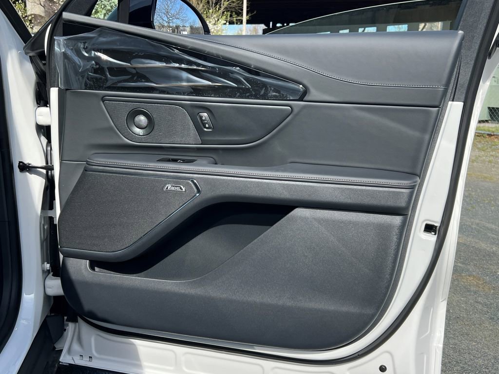 New 2026 Lincoln Nautilus Reserve AWD/4WD image 8